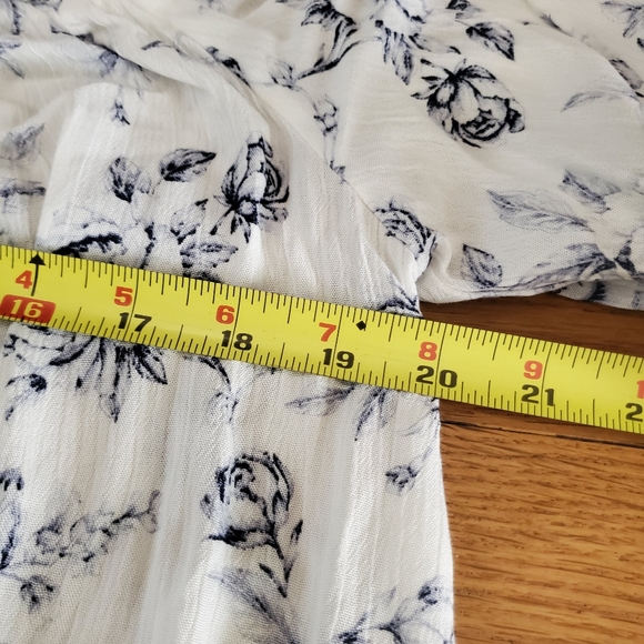 American Eagle Outfitters On or Off Shoulders Blouse - Picture 7 of 11